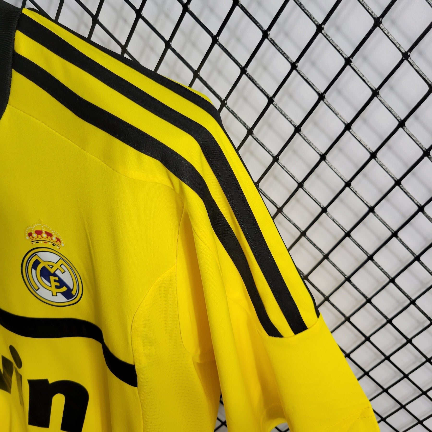 Camisola Real Madrid Goleiro Amarela 11/12 - Versão Retro