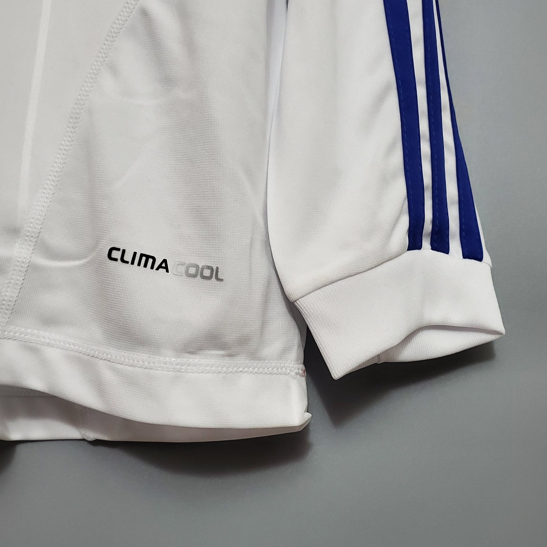 Camisola Real Madrid Titular 10/11 - Versão Retro Manga Comprida