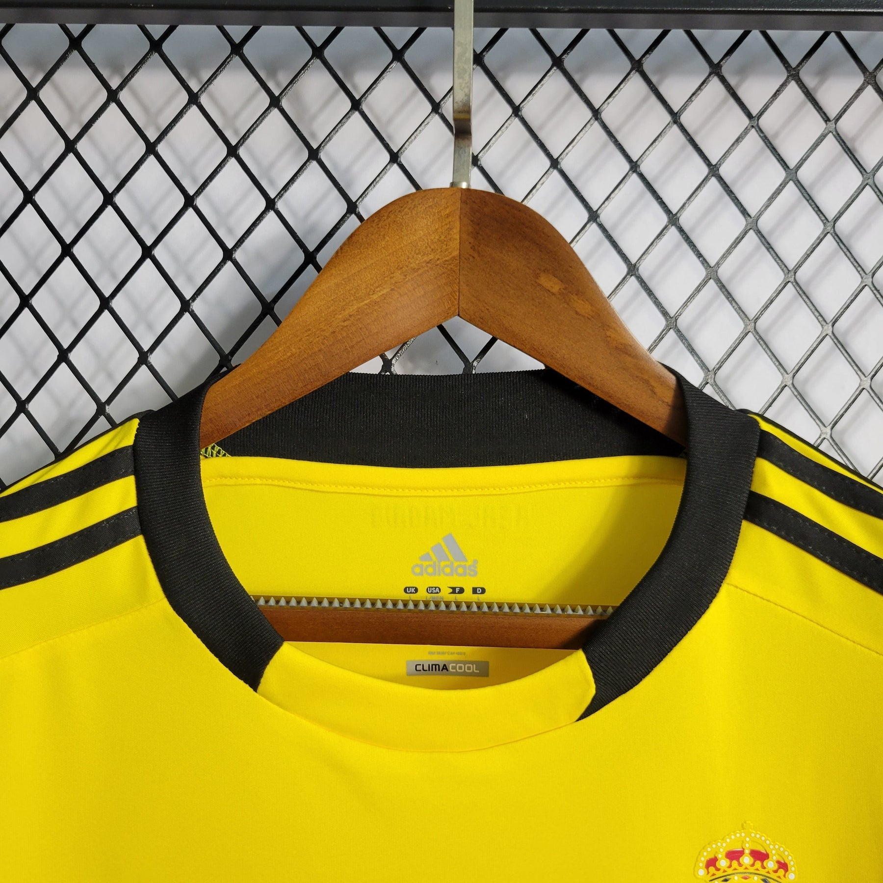 Camisola Real Madrid Goleiro Amarela 11/12 - Versão Retro