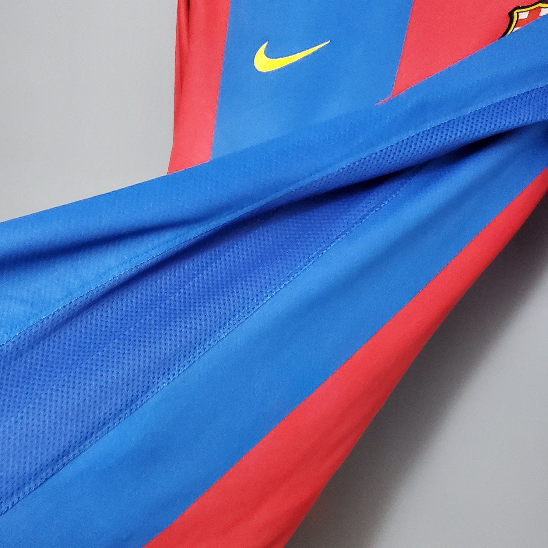 Camisola Barcelona Titular 06/07 - Versão Retro Manga Comprida