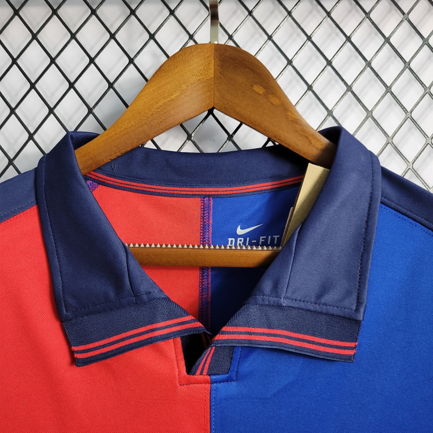 Camisola Barcelona Edição Comemorativa 100 Anos - Versão Retro Manga Comprida