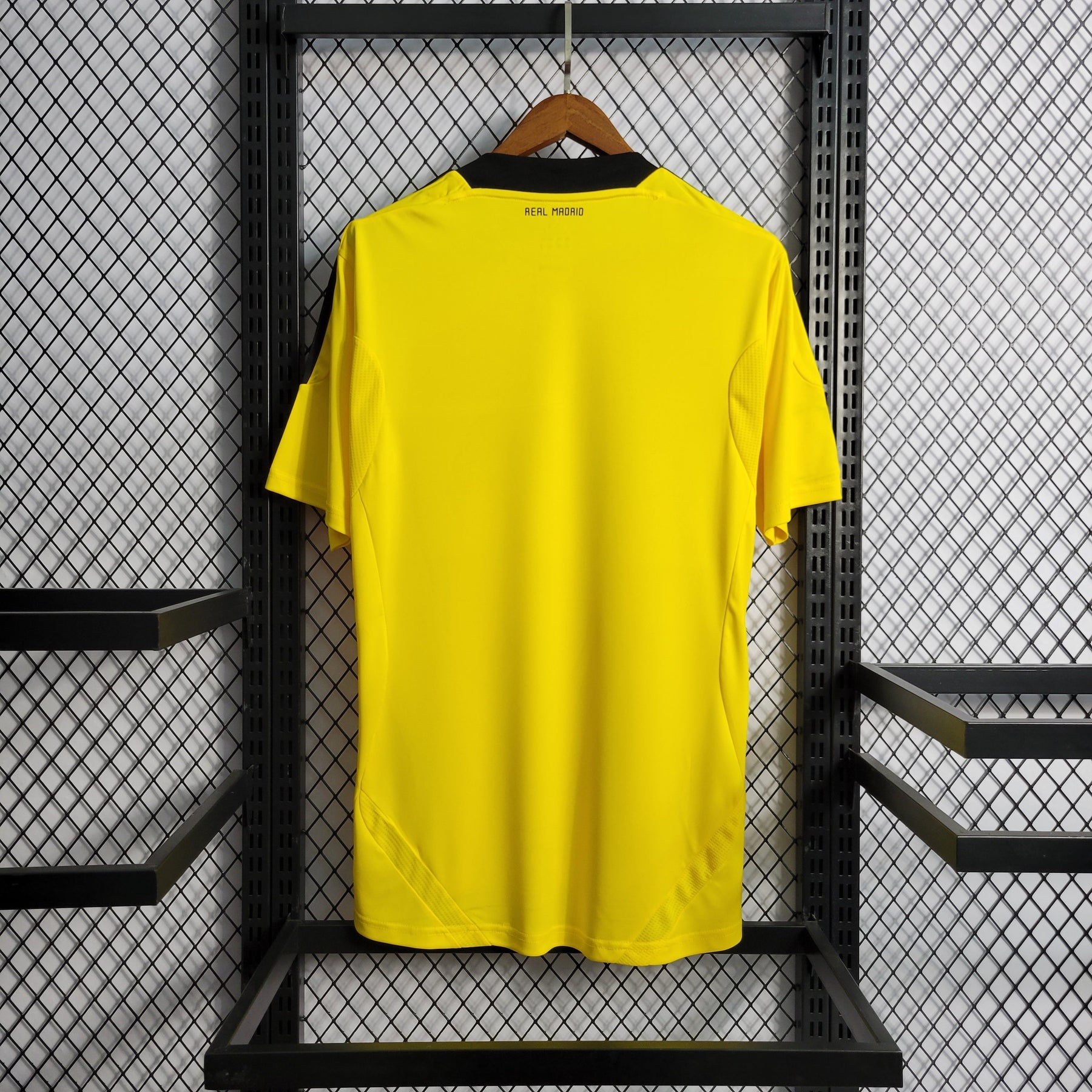 Camisola Real Madrid Goleiro Amarela 11/12 - Versão Retro