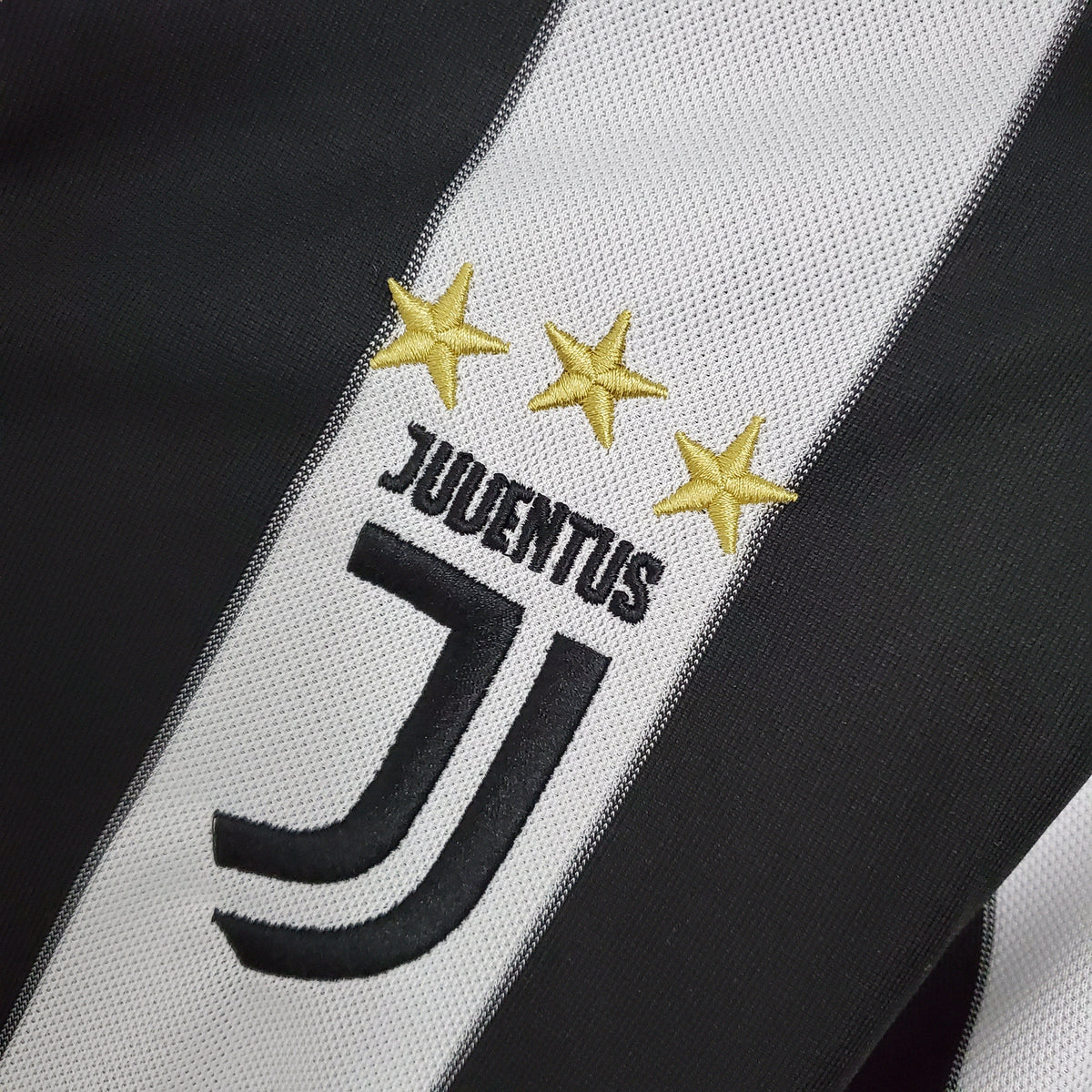 Camisola Juventus Titular 17/18 - Versão Retro
