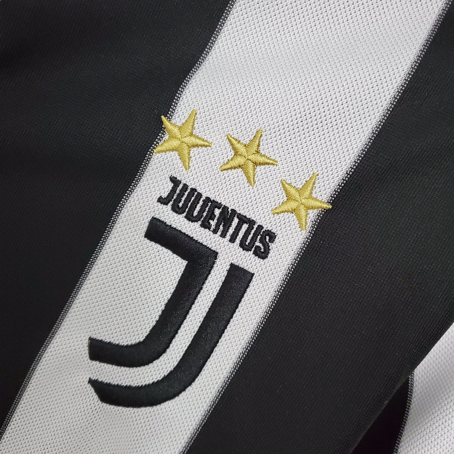 Camisola Juventus Titular 17/18 - Versão Retro