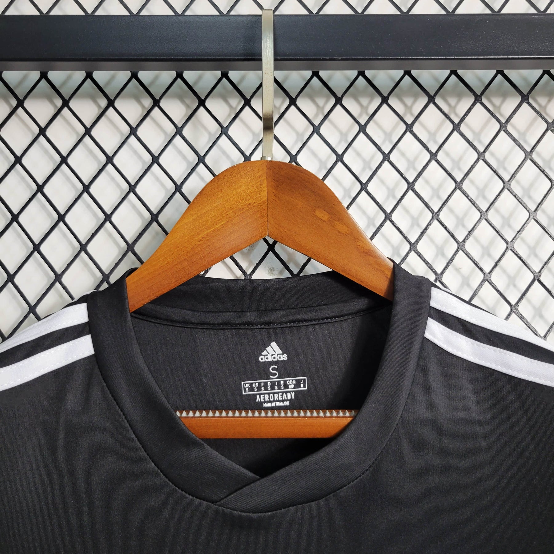 Camisola Real Madrid Ed Especial Preta 23/24 - Adidas Adepto Masculina - lançamento
