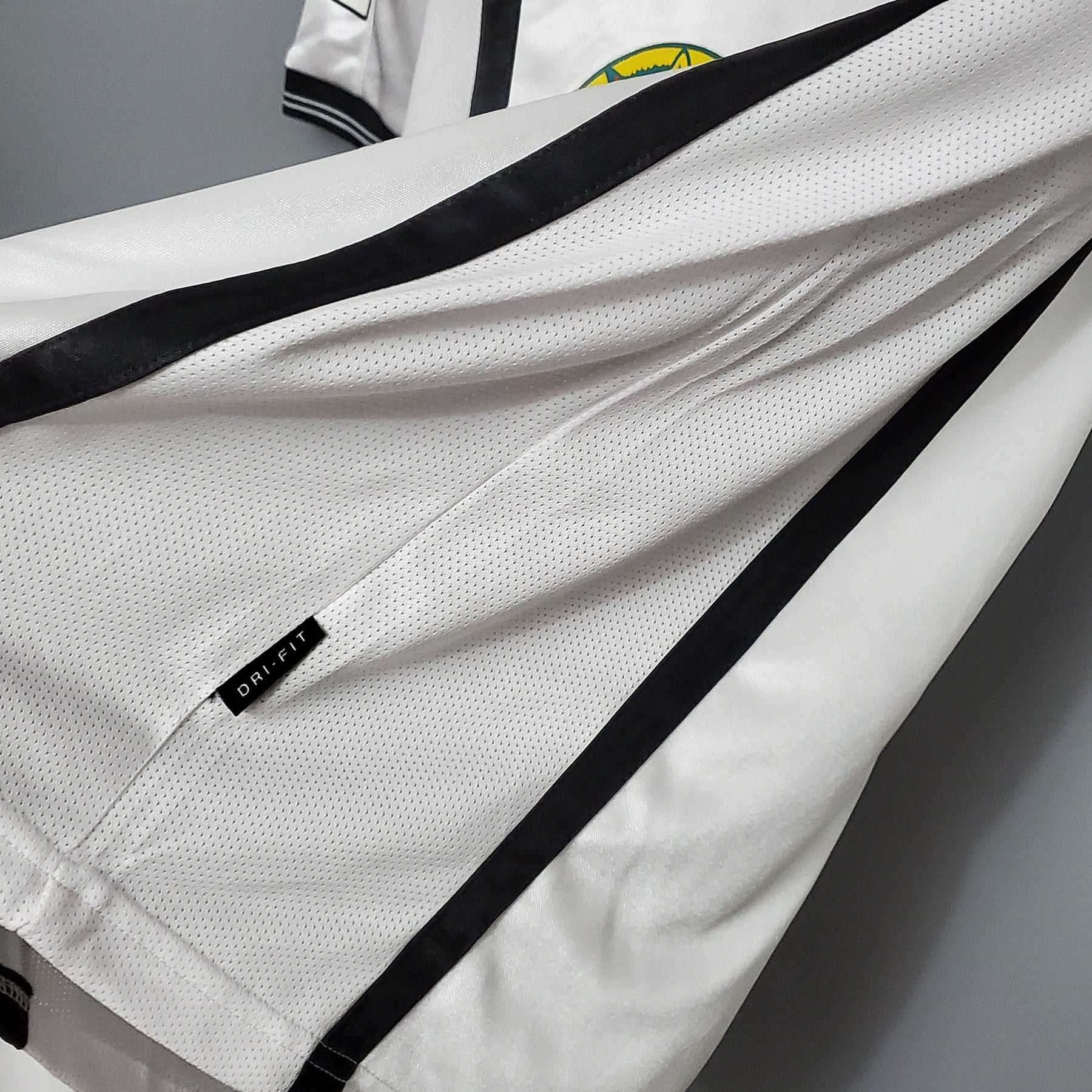 Camisola Valencia Titular 01/02 - Versão Retro