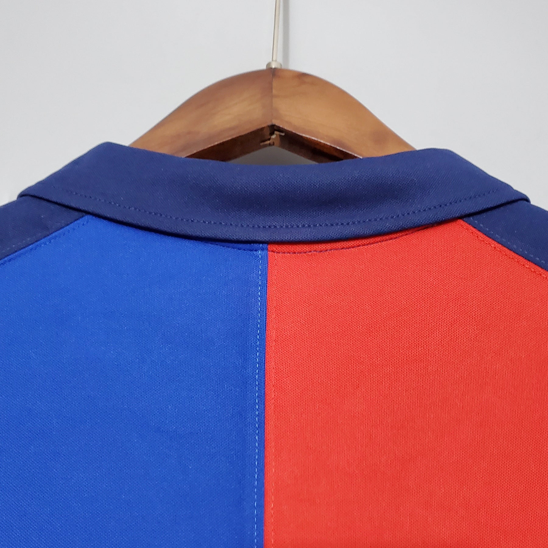 Camisola Barcelona Edição Comemorativa 100 Anos - Versão Retro