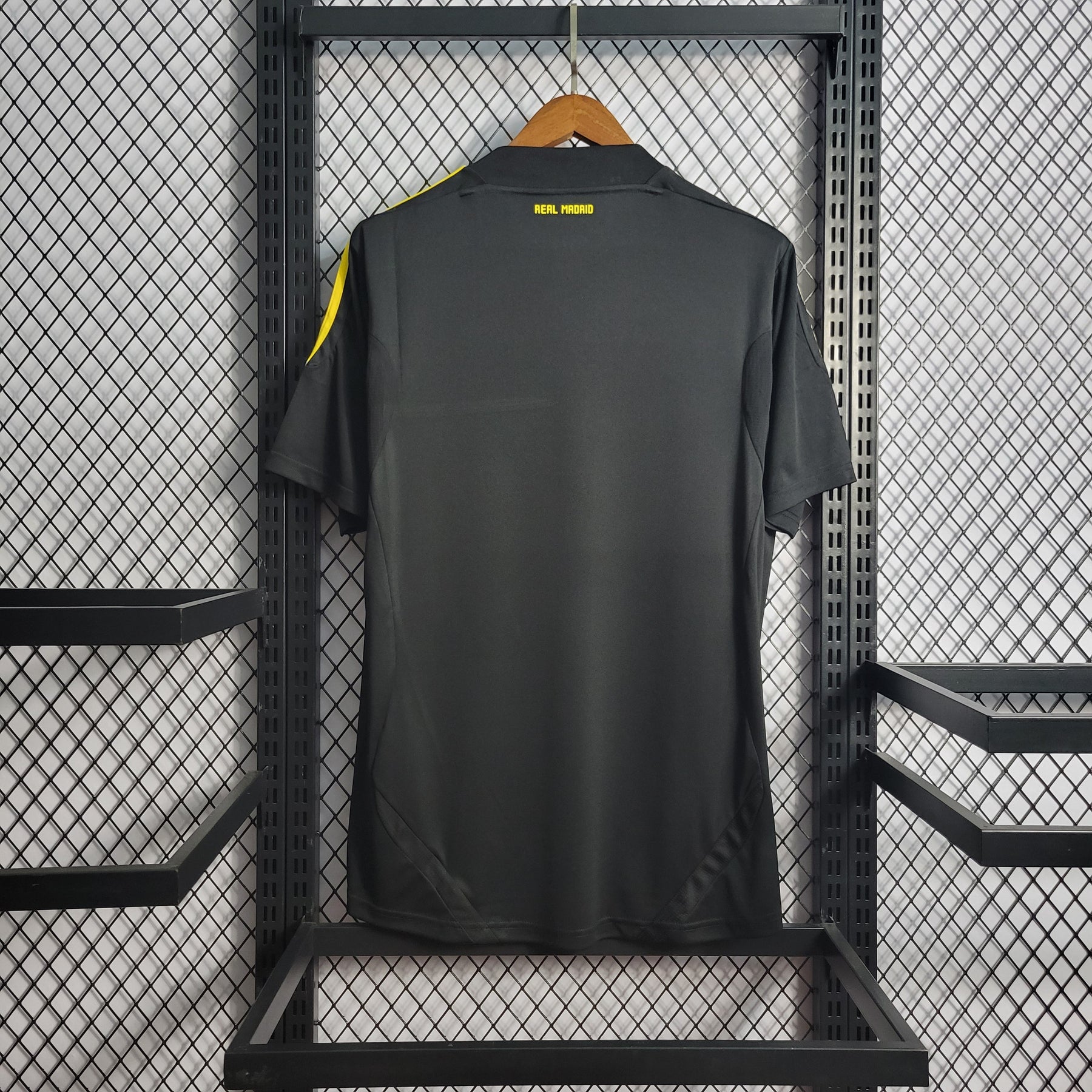 Camisola Real Madrid Goleiro Preta 11/12 - Versão Retro