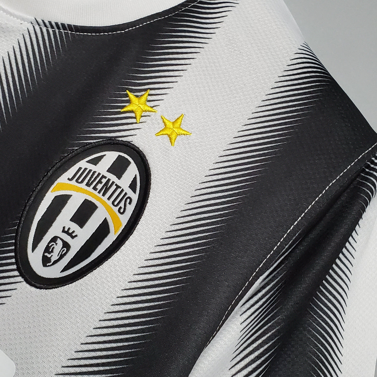 Camisola Juventus Titular 11/12 - Versão Retro
