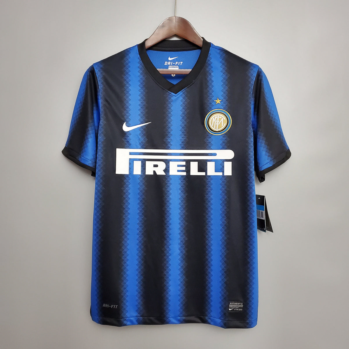 Camisola Inter de Milão Titular 10/11 - Versão Retro