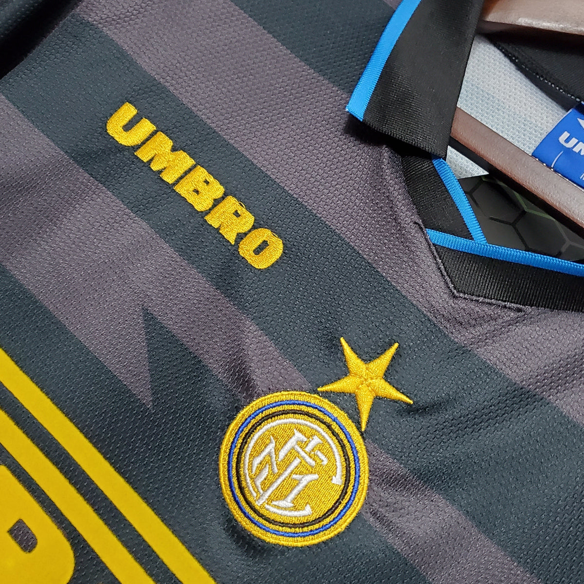 Camisola Inter de Milão Reserva 97/98 - Versão Retro