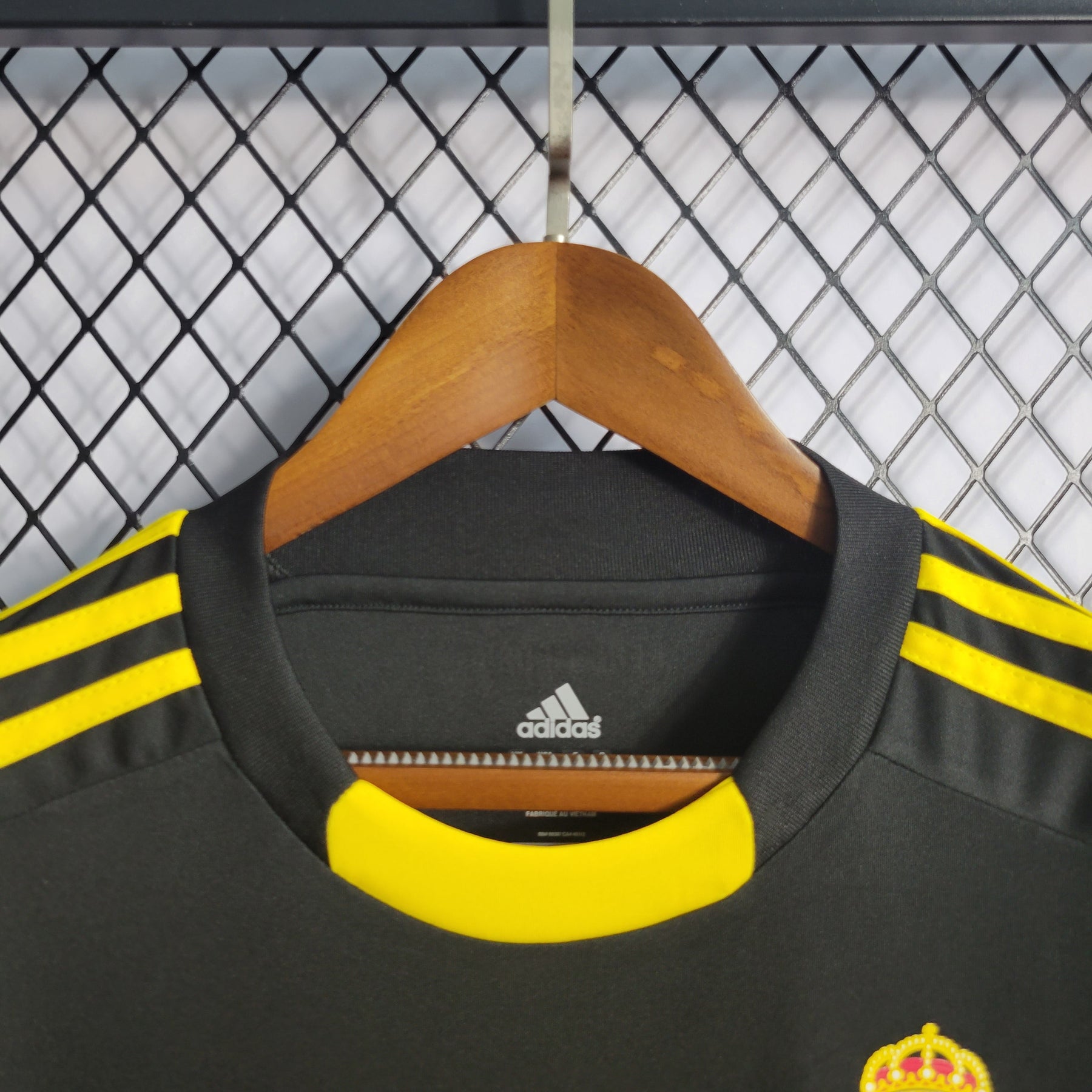 Camisola Real Madrid Goleiro Preta 11/12 - Versão Retro