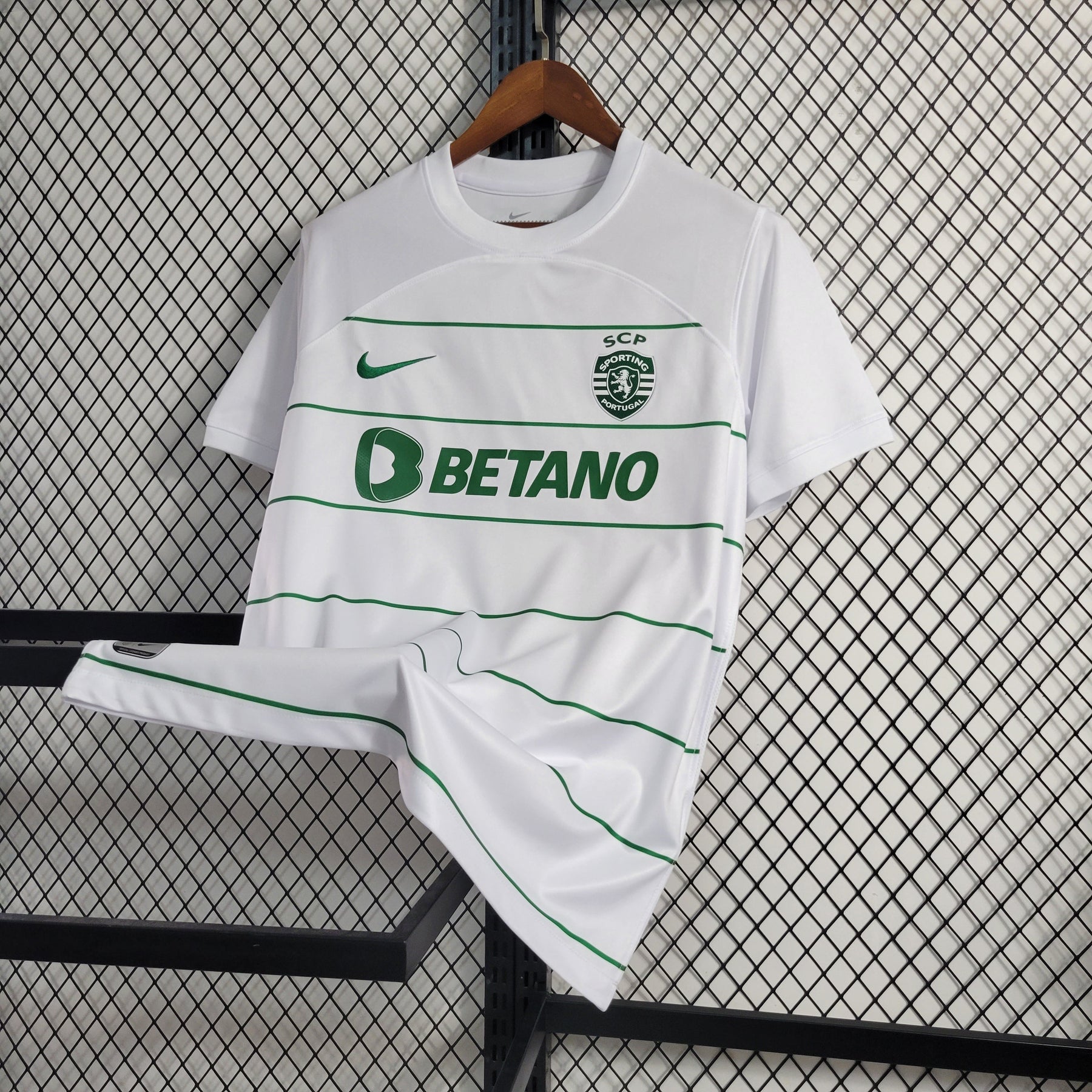 Camisola Sporting Away 23/24 - Nike Adepto Masculina - Lançamento