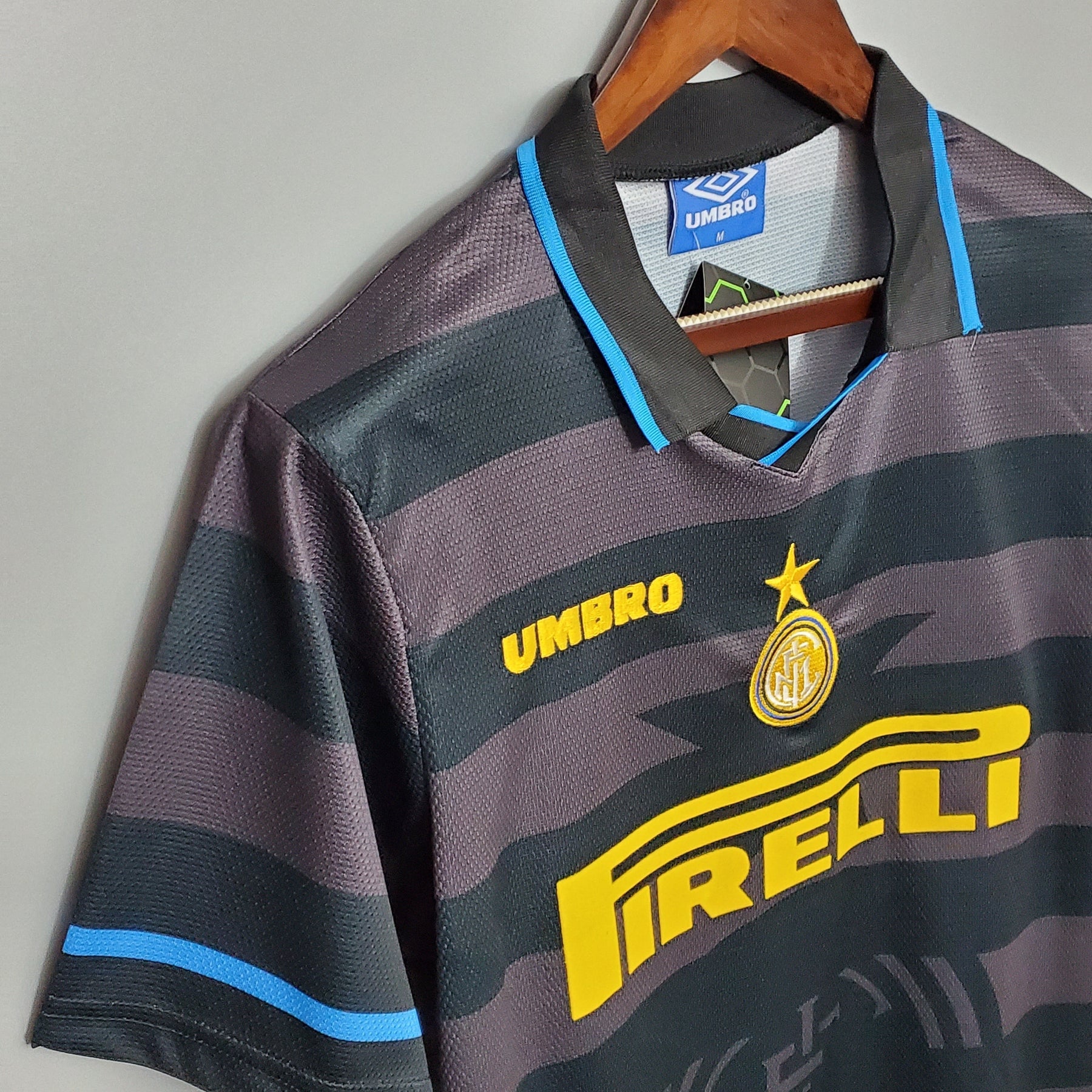 Camisola Inter de Milão Reserva 97/98 - Versão Retro
