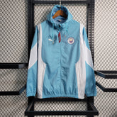Casaco Corta Vento Manchester City 23/24 - Azul e Branca