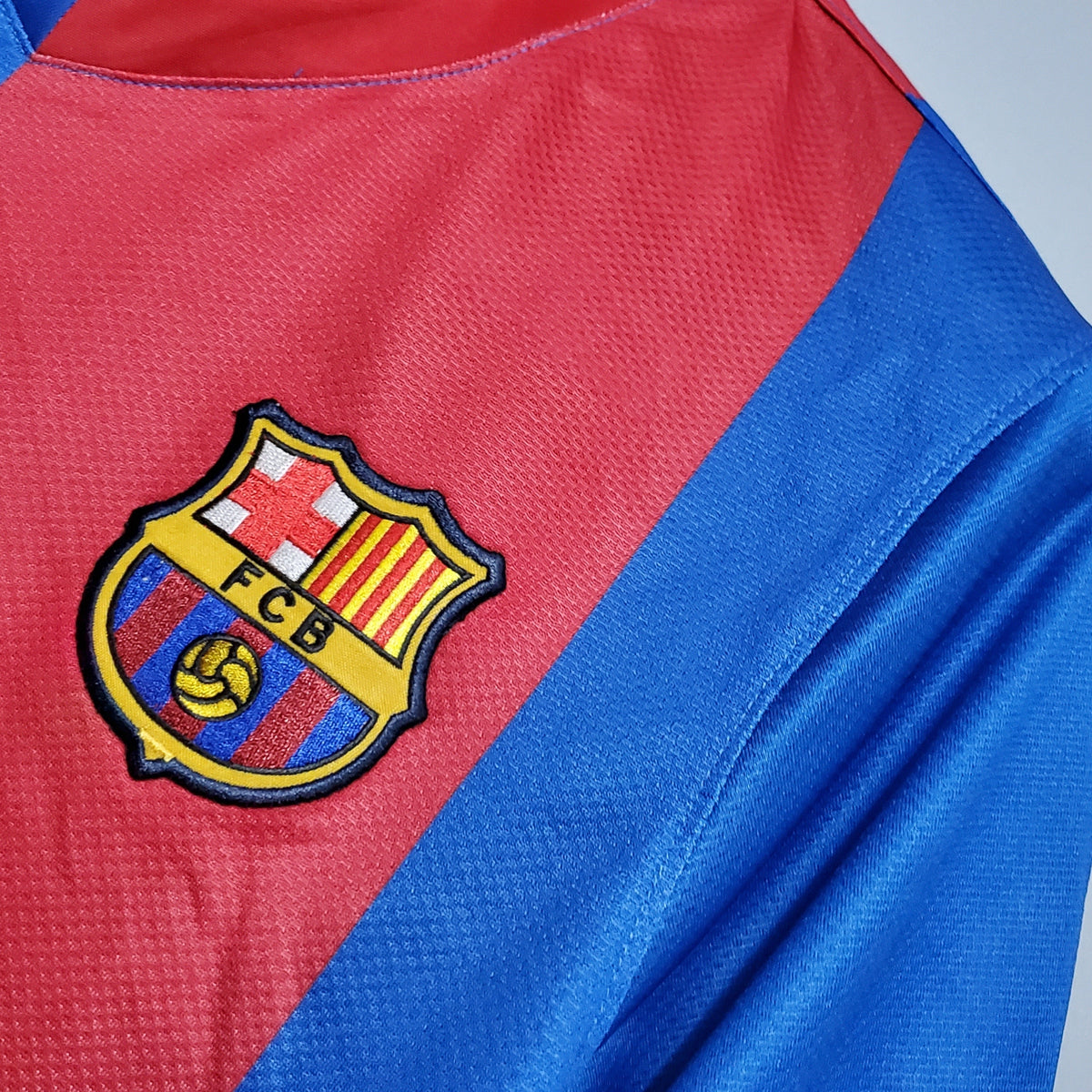 Camisola Barcelona Titular 06/07 - Versão Retro