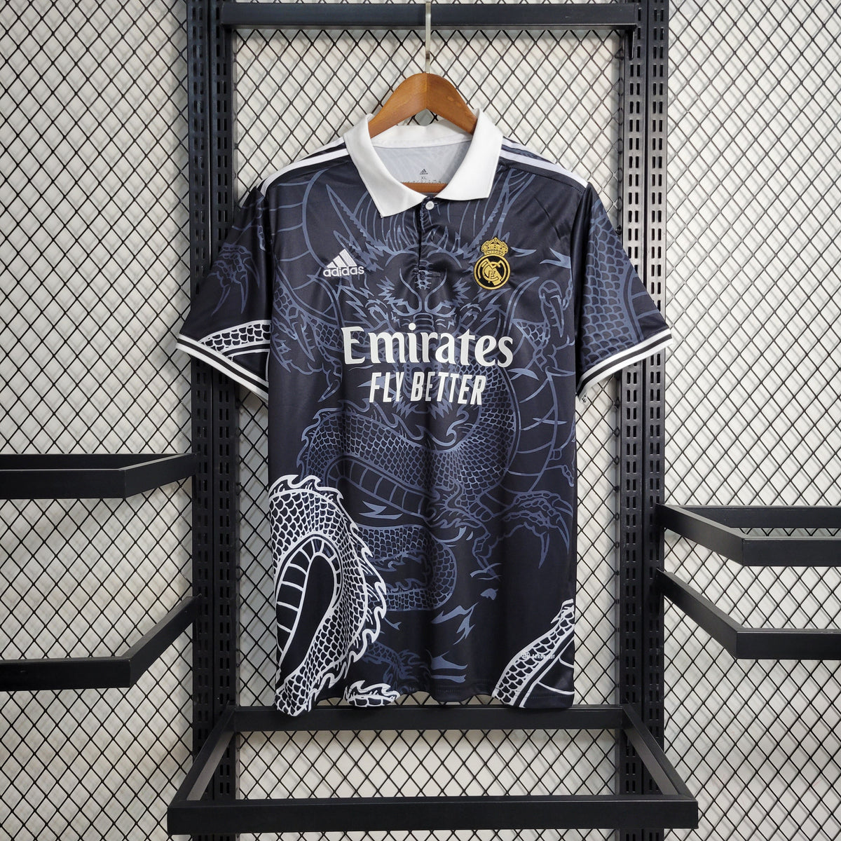 Camisola Real Madrid Black Edição Especial  23/24 - Versão Adepto