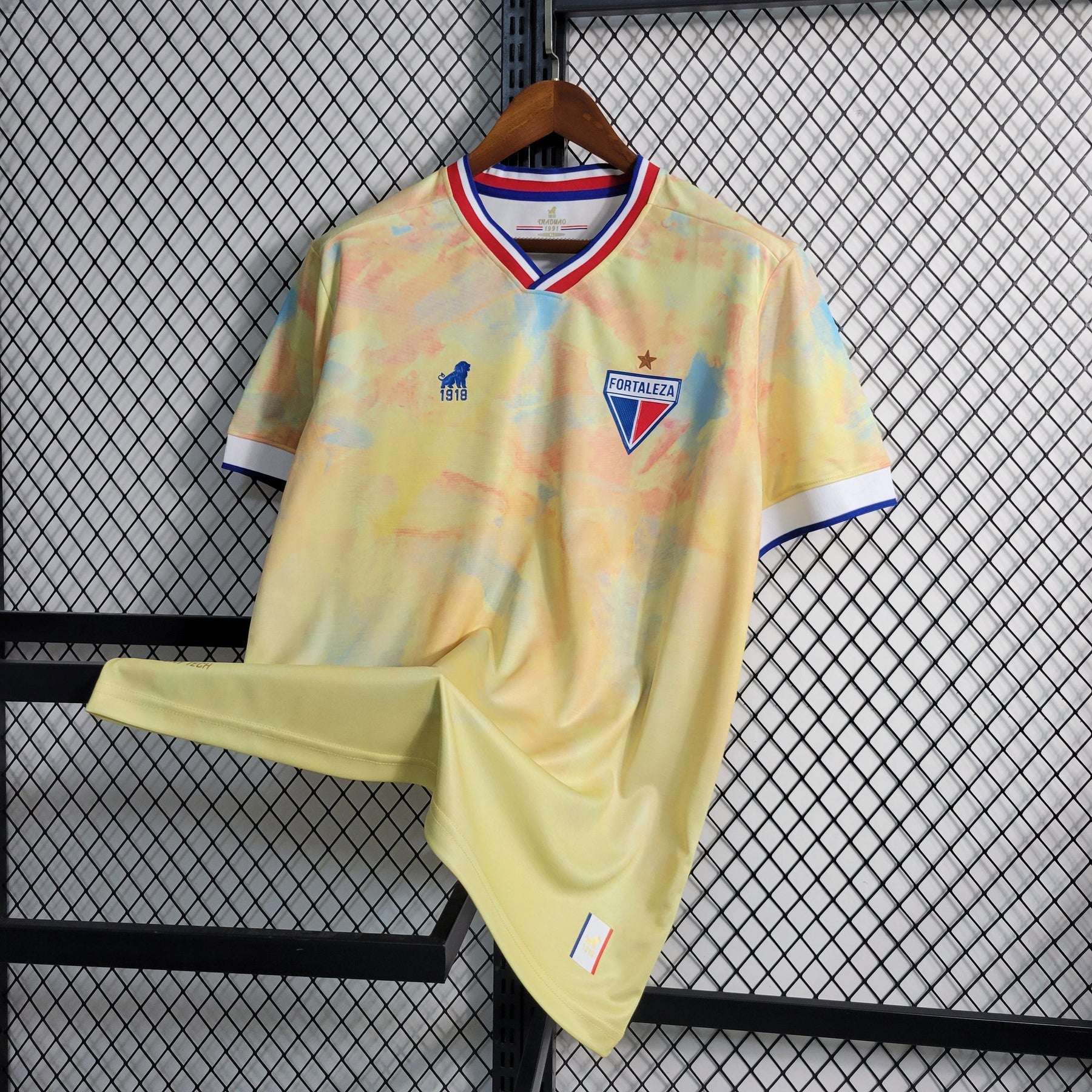 Camisola Fortaleza Edição Especial 23/24 - Adepto Masculina - Amarela