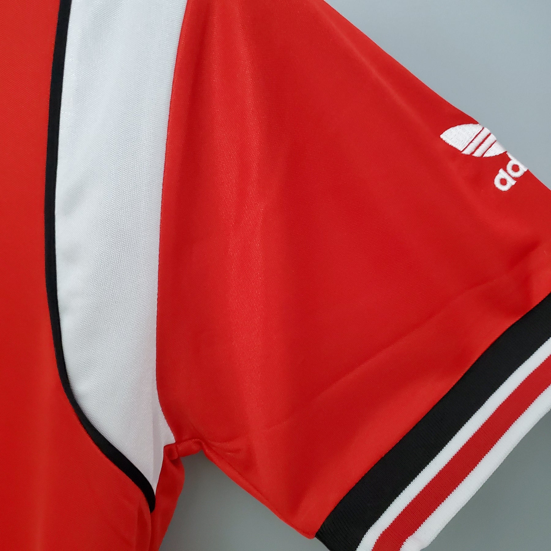 Camisola Manchester United Titular 85/86 - Versão Retro