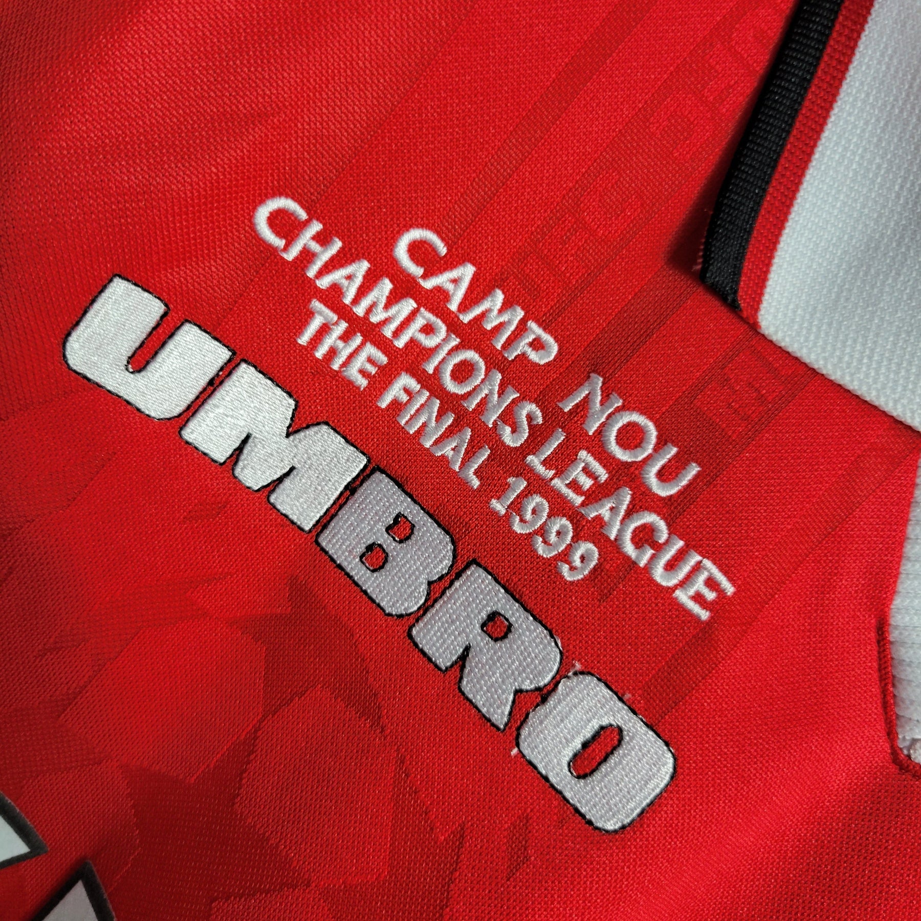 Camisola Manchester United Titular 1999 - Versão Retro