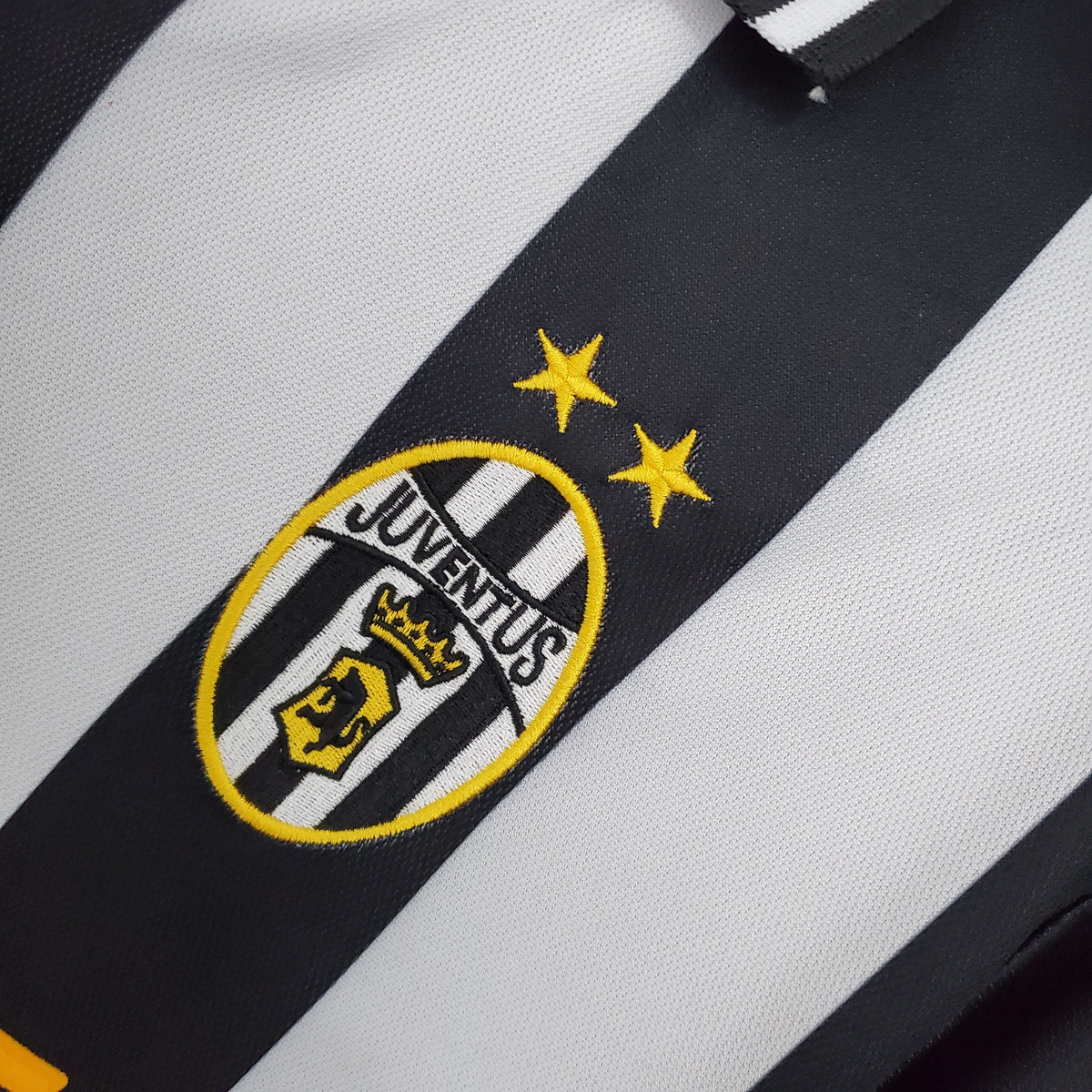 Camisola Juventus Titular 01/02 - Versão Retro