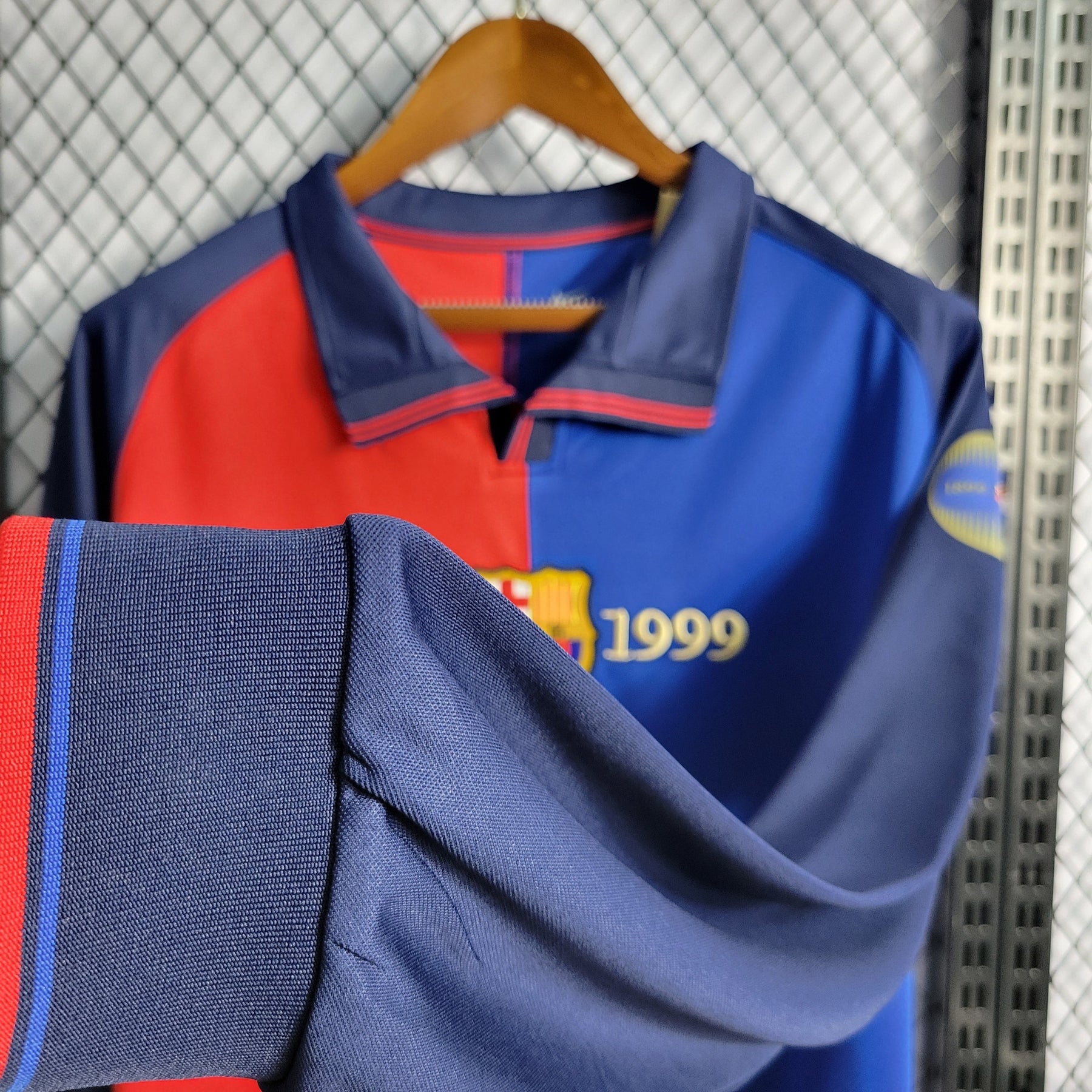 Camisola Barcelona Edição Comemorativa 100 Anos - Versão Retro Manga Comprida