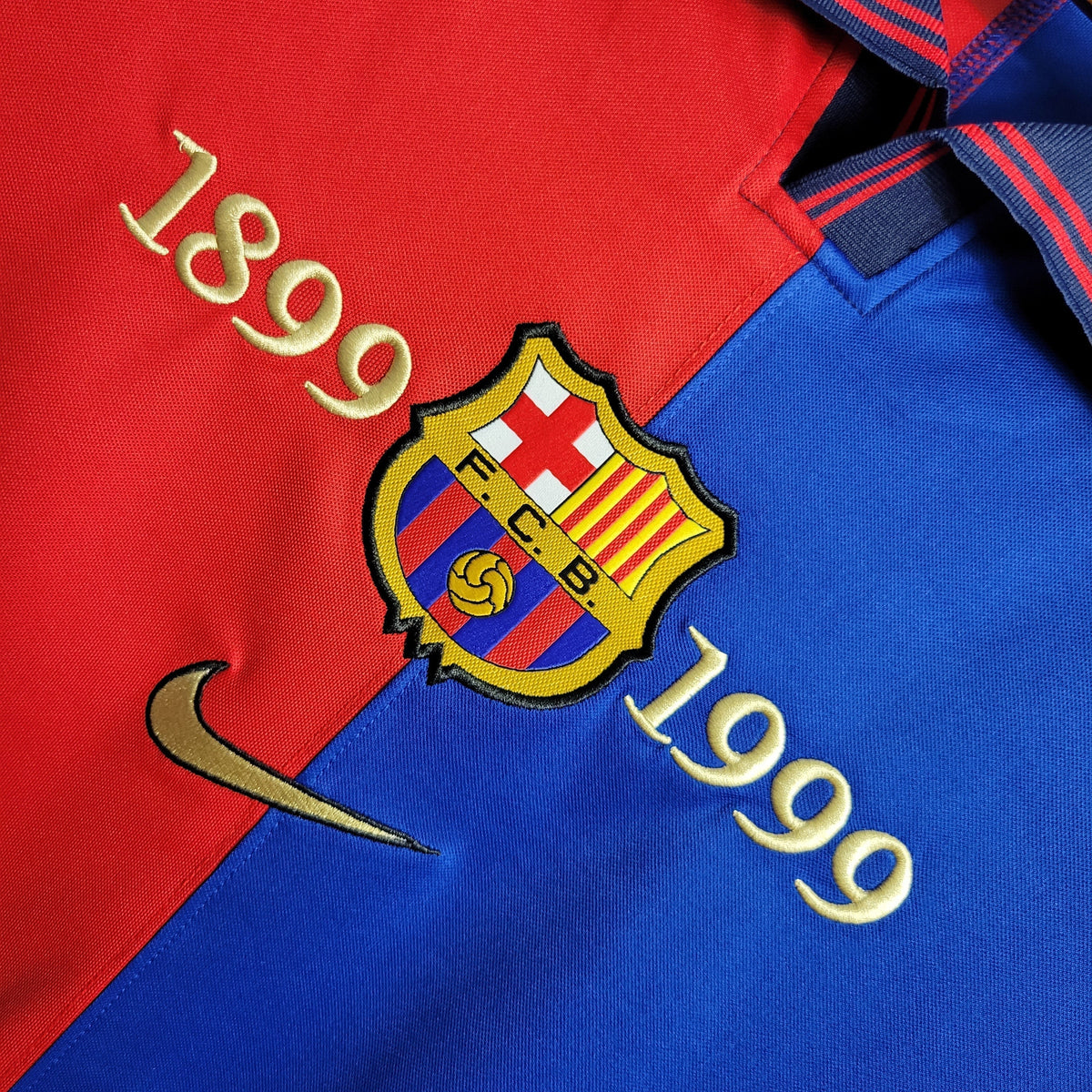 Camisola Barcelona Edição Comemorativa 100 Anos - Versão Retro Manga Comprida