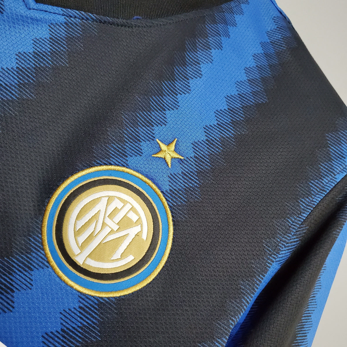 Camisola Inter de Milão Titular 10/11 - Versão Retro