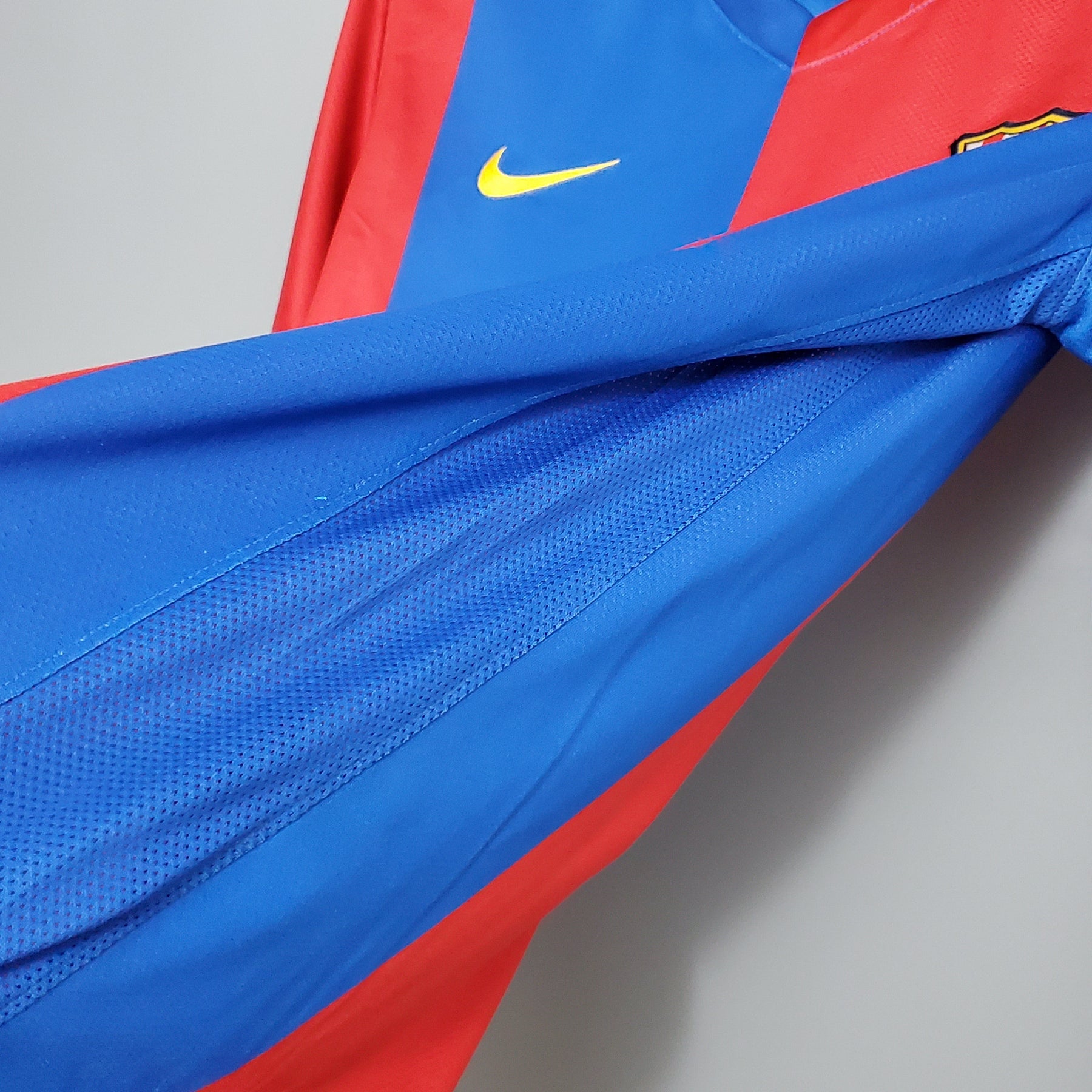 Camisola Barcelona Titular 06/07 - Versão Retro