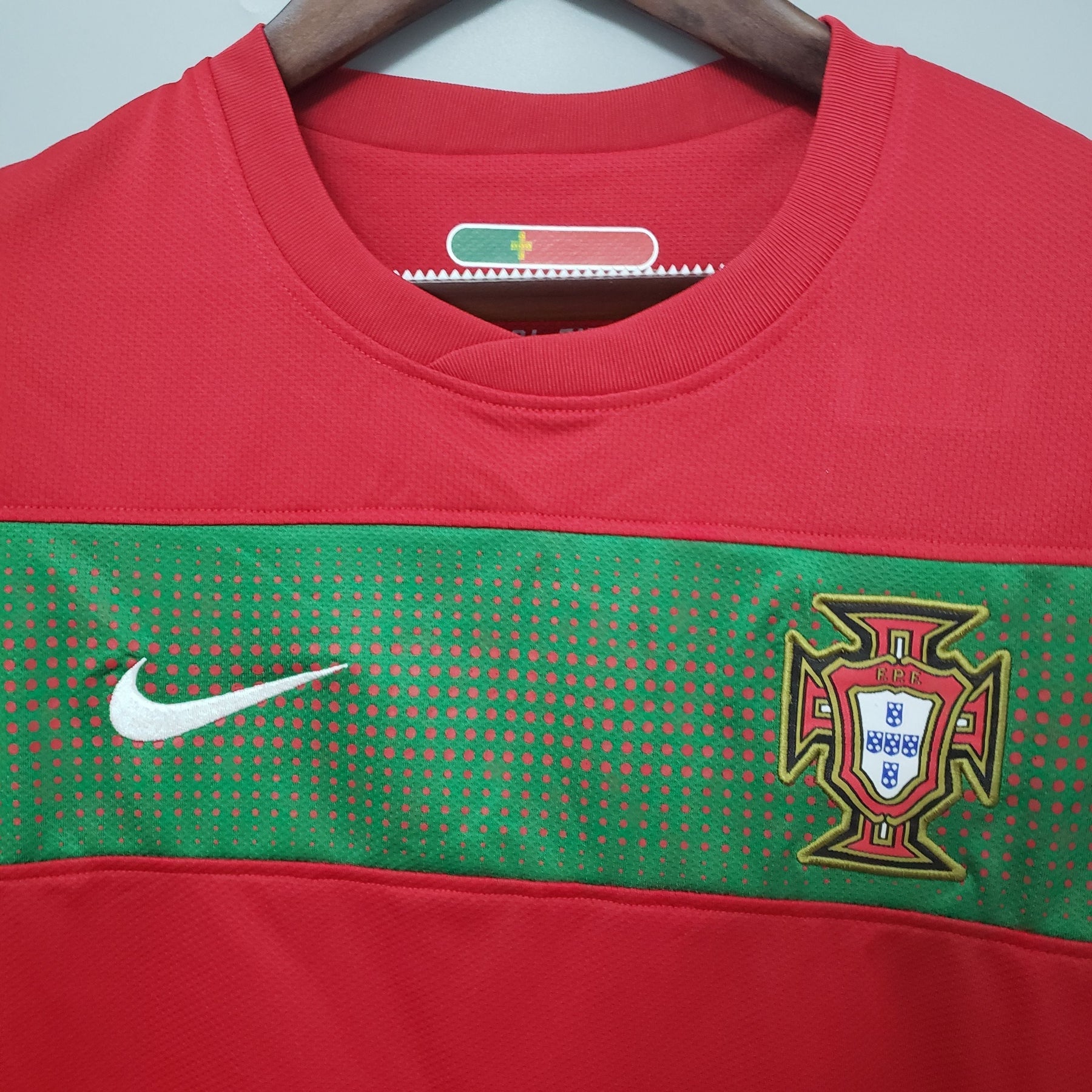 Camisola Portugal Titular 2010 - Versão Retro