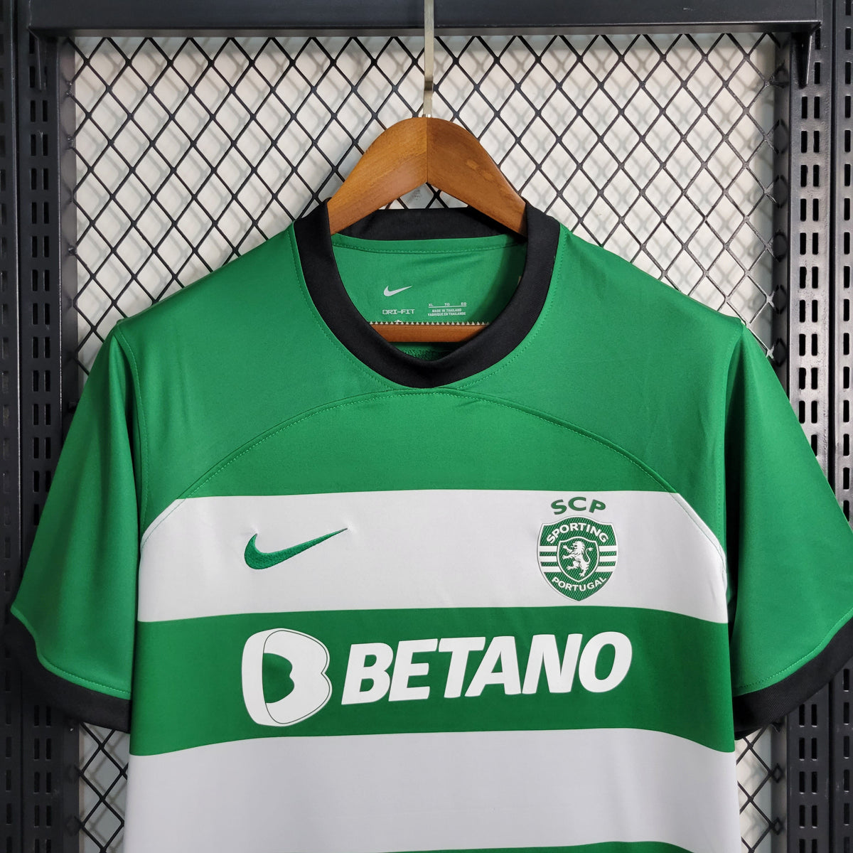 Camisola Sporting Home  23/24 - Nike Adepto Masculina - Lançamento