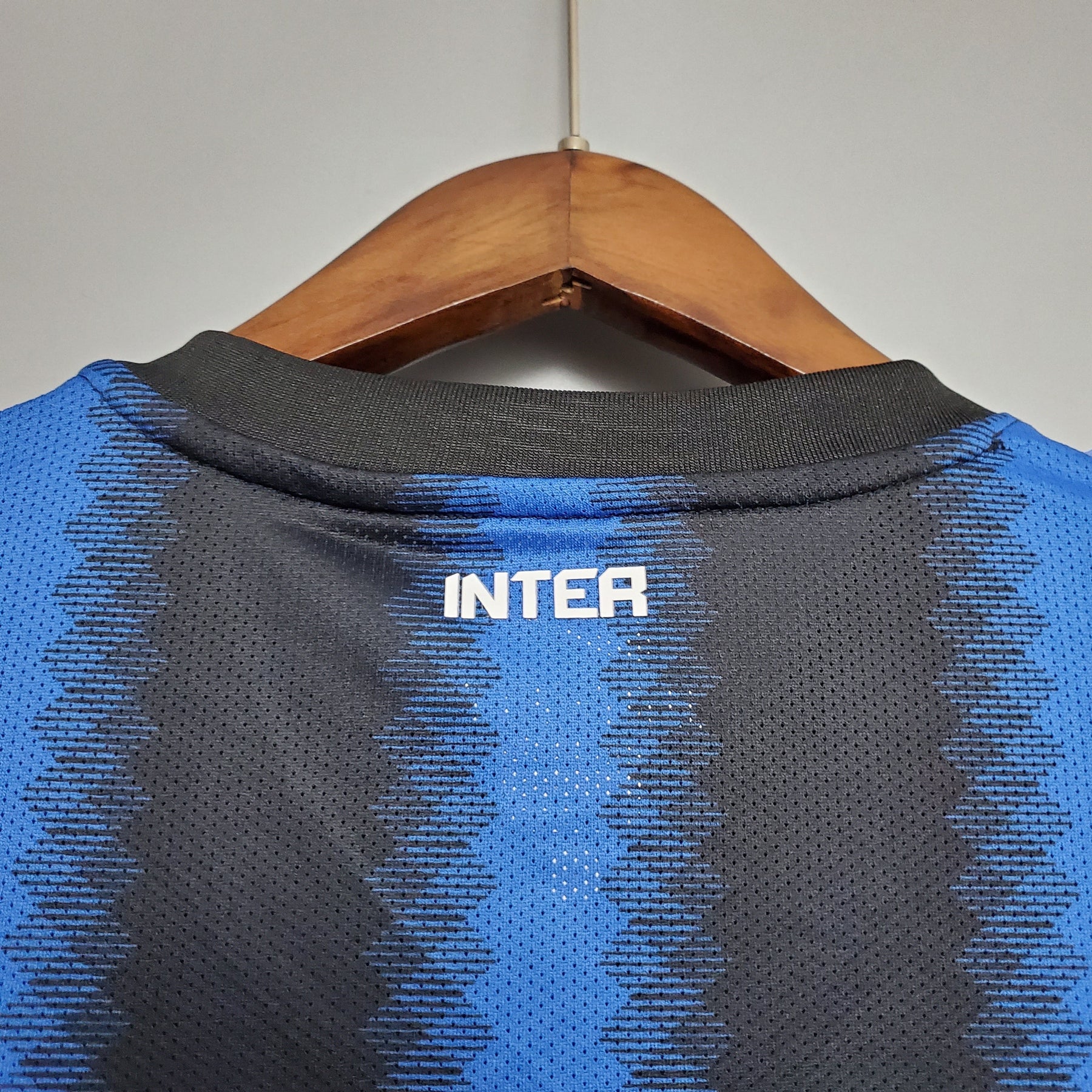 Camisola Inter de Milão Titular 10/11 - Versão Retro Manga Comprida