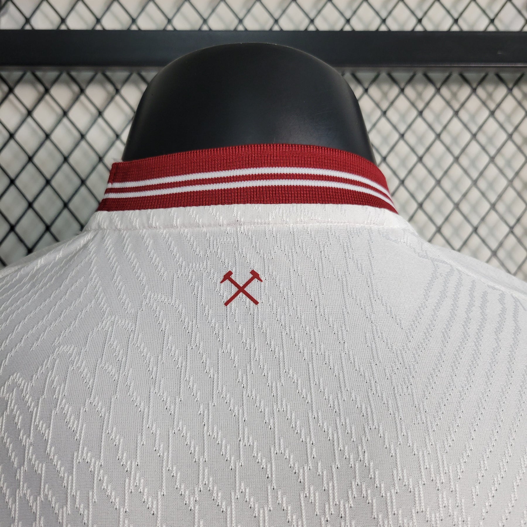 Camisola West Ham Away 23/24 - Umbro Jogador Masculino