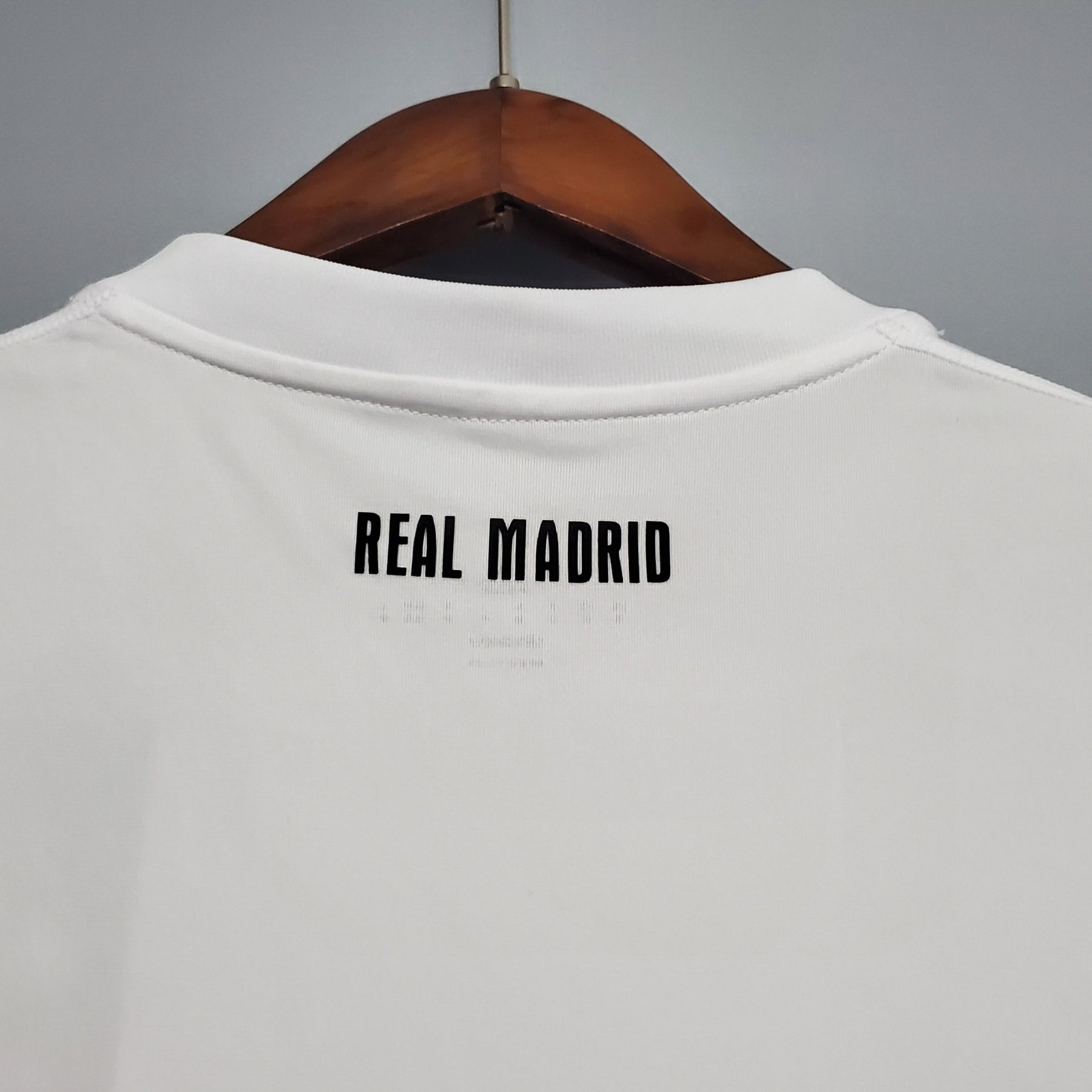 Camisola Real Madrid Titular 10/11 - Versão Retro