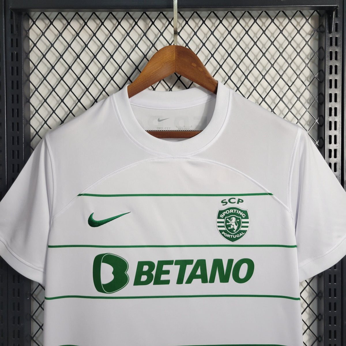 Camisola Sporting Away 23/24 - Nike Adepto Masculina - Lançamento