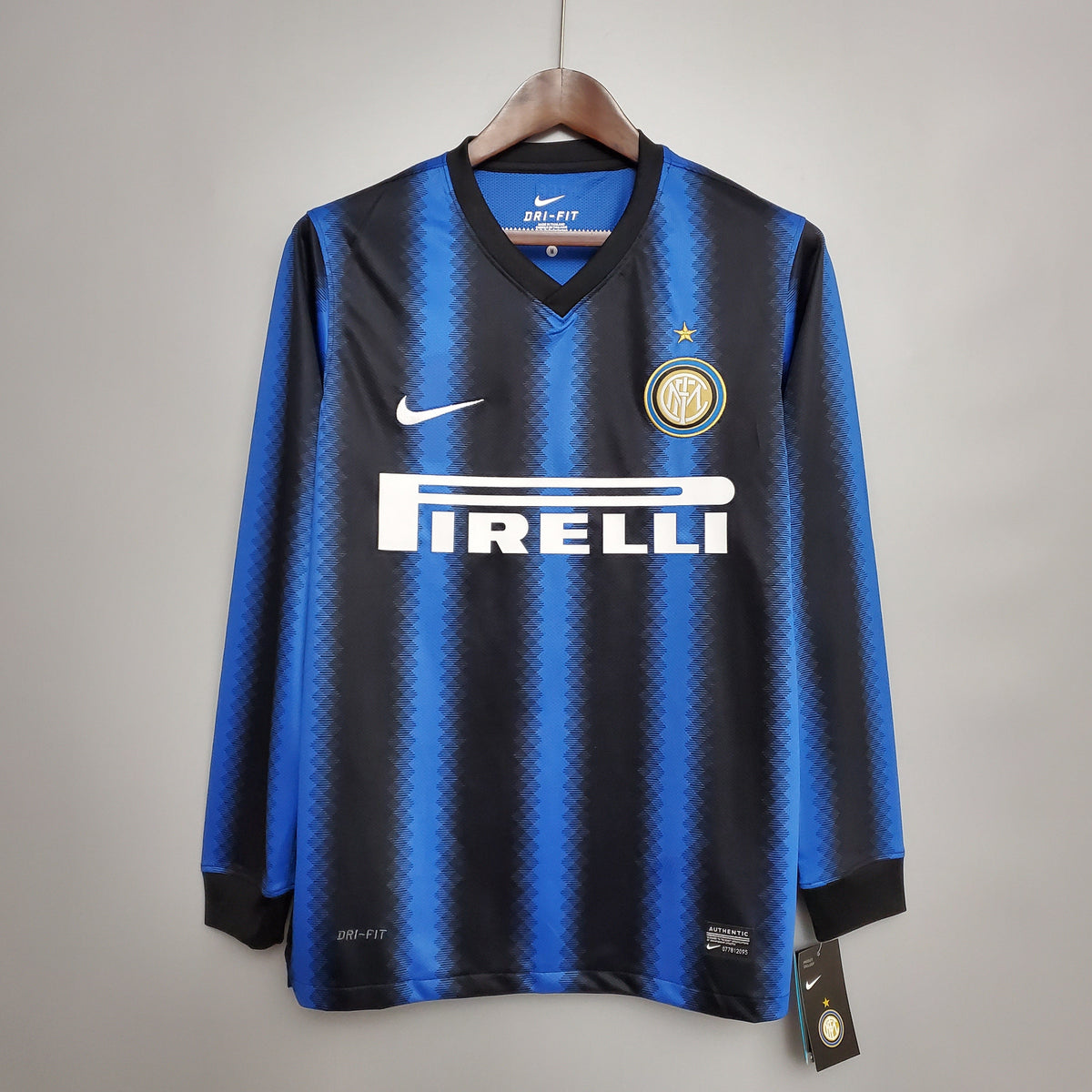 Camisola Inter de Milão Titular 10/11 - Versão Retro Manga Comprida