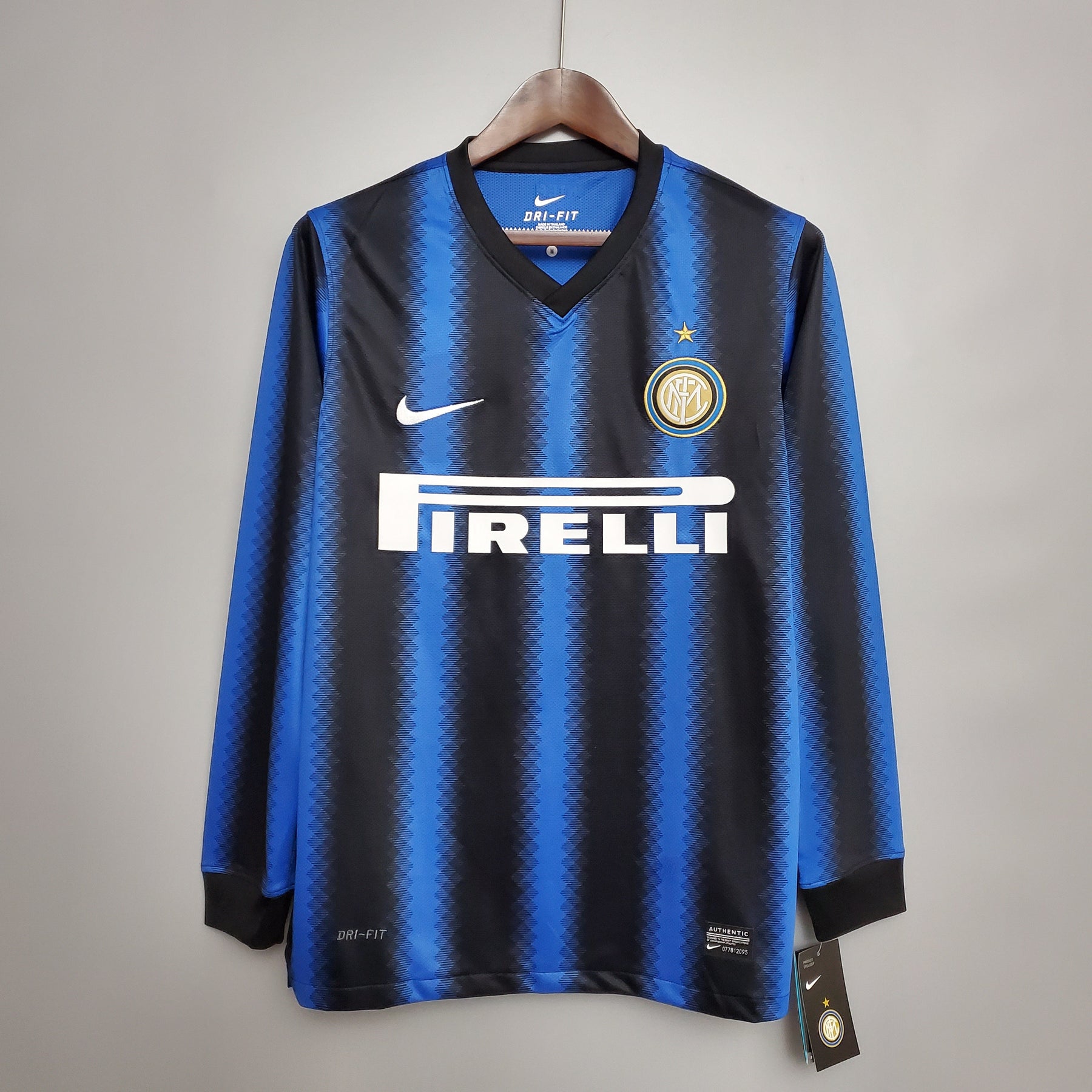 Camisola Inter de Milão Titular 10/11 - Versão Retro Manga Comprida