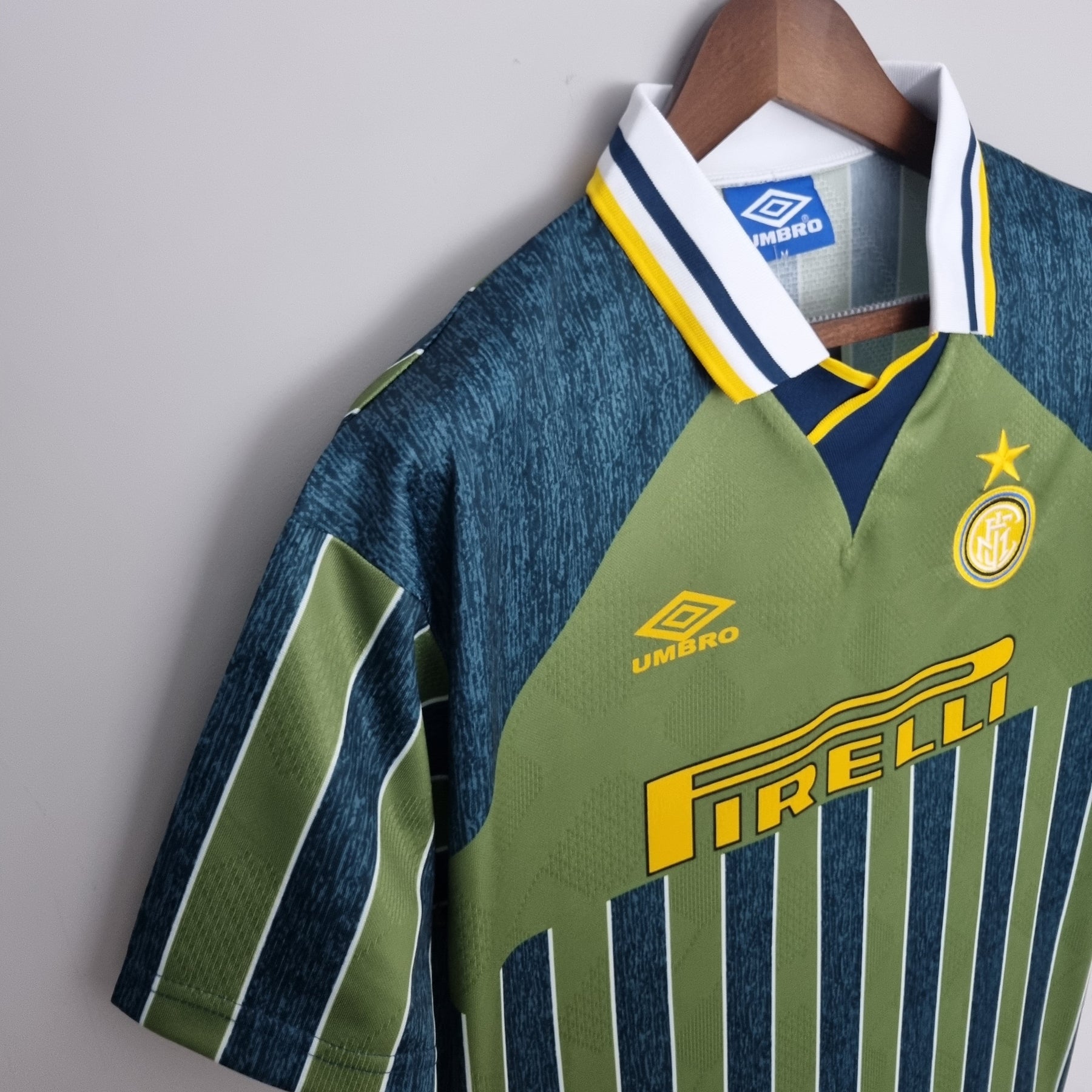 Camisola Inter de Milão Reserva 95/96 - Versão Retro