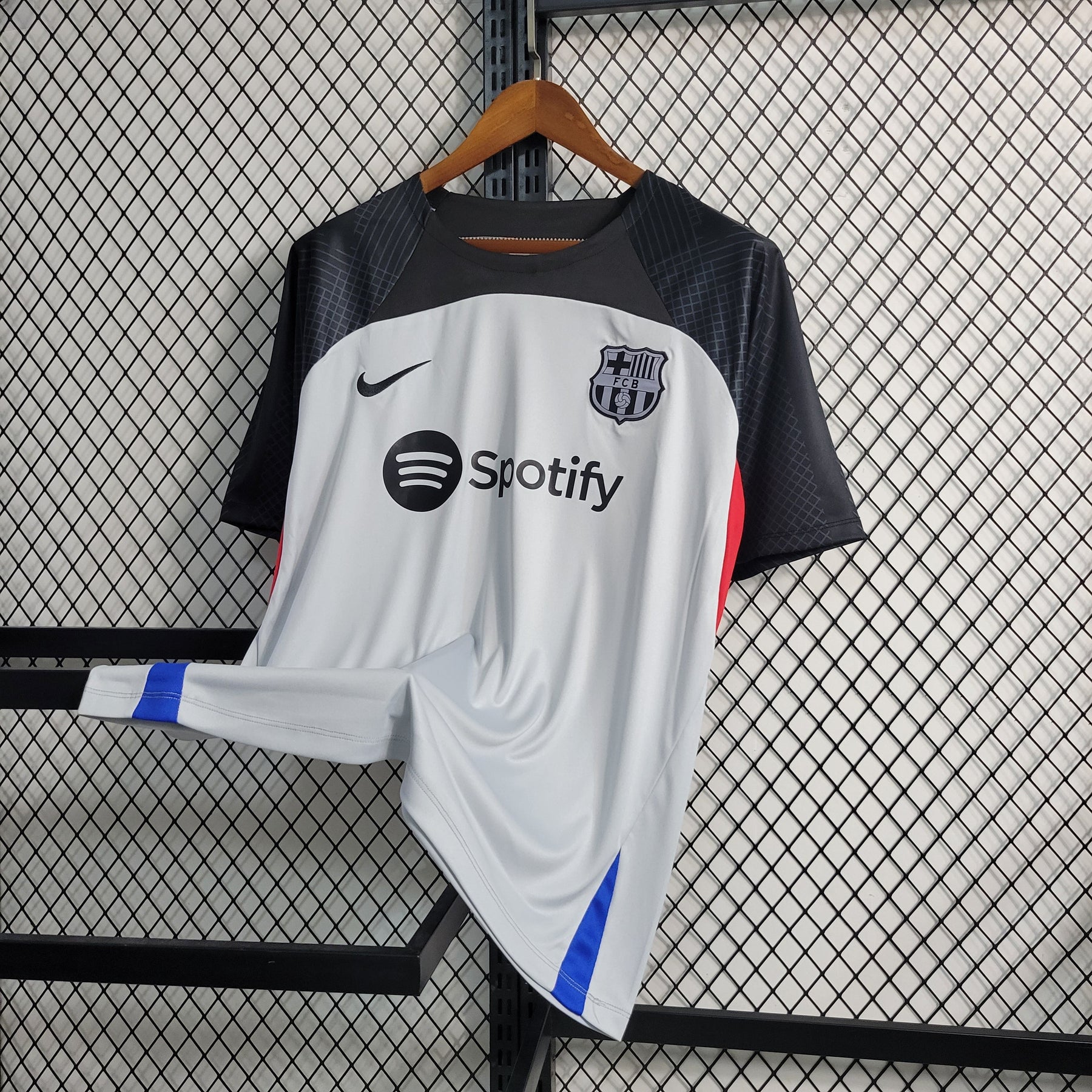 Camisola Barcelona Treino 23/24 - Nike Adepto Masculina - Lançamento